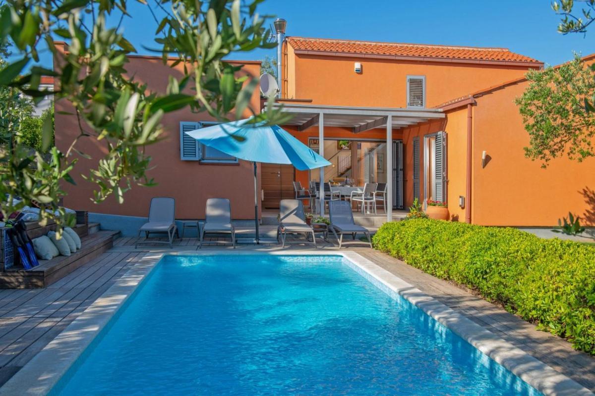 Villa Emili In Medulin - Haus Fuer 4-5 Personen 外观 照片