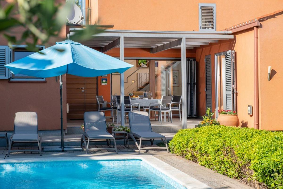 Villa Emili In Medulin - Haus Fuer 4-5 Personen 外观 照片